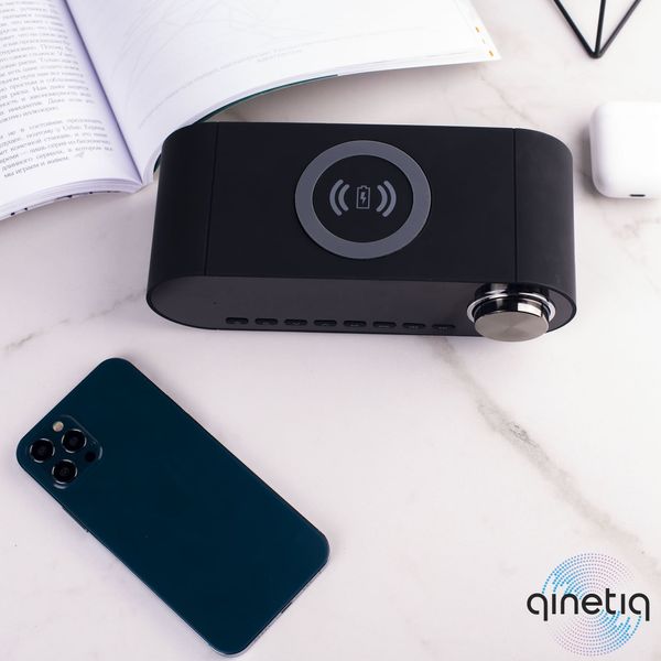 Беспроводная зарядка с Bluetooth-колонкой и часами QINETIQ 3.000 31060 фото