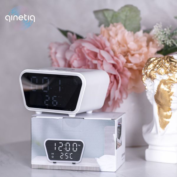 Бездротова зарядка з LED годинником і будильником QINETIQ TrapeQI 10W 31051 фото