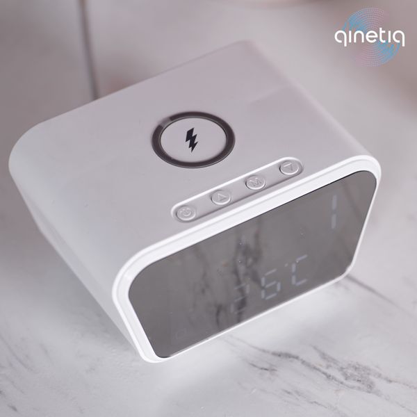 Беспроводная зарядка с LED часами и будильником QINETIQ TrapeQI 10W 31051 фото
