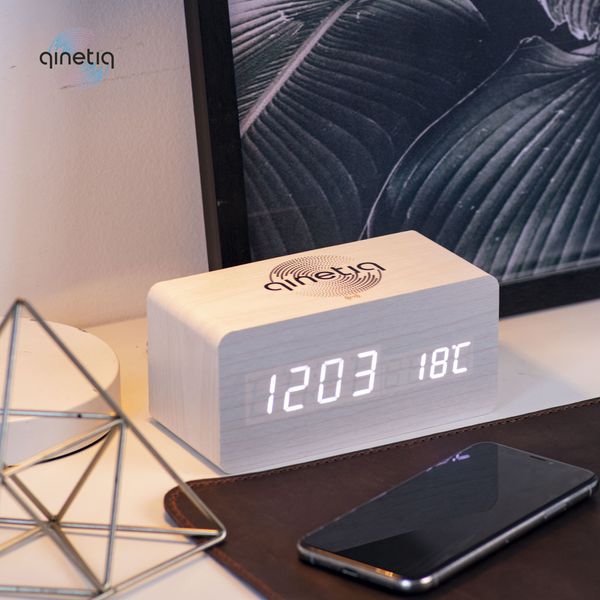 Беспроводная зарядка с LED-Часами Wood-clock QINETIQ 1000 10W 31012 фото